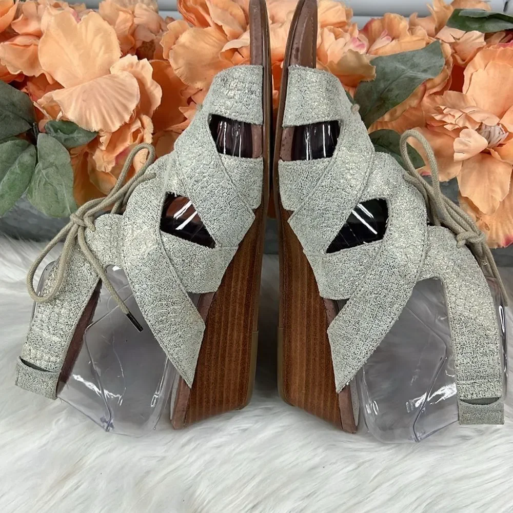 Donald J. Pliner Dalie Low Wedge Sandal Size 9